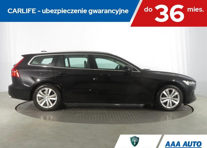 Volvo V60 cena 96000 przebieg: 145172, rok produkcji 2019 z Supraśl małe 254